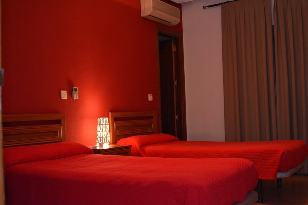 Hostal Gastrobar Carmelo Villarejo de Salvanés Zewnętrze zdjęcie